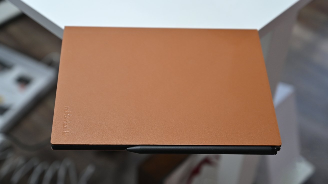 40885-79134-remarkable-2-on-table-edge-xl